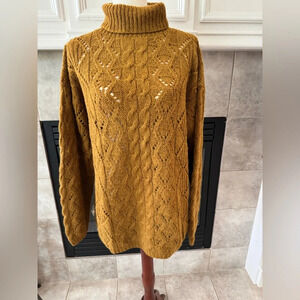 Saks Fifth Avenue Women's Lambs Wool Angora Blend Vintage Cable Knit Sweater Med